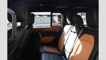 Defender 110 8