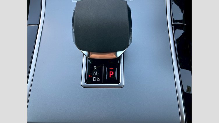 2024 認定中古車 Land Rover Range Rover Evoque フジホワイト D200マイルドハイブリッド（ディーゼル） スタンダードホイールベース S