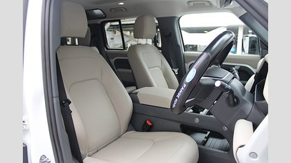 Defender 110 8