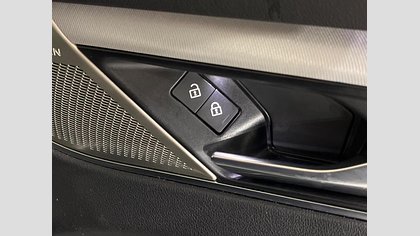 F-Pace 18