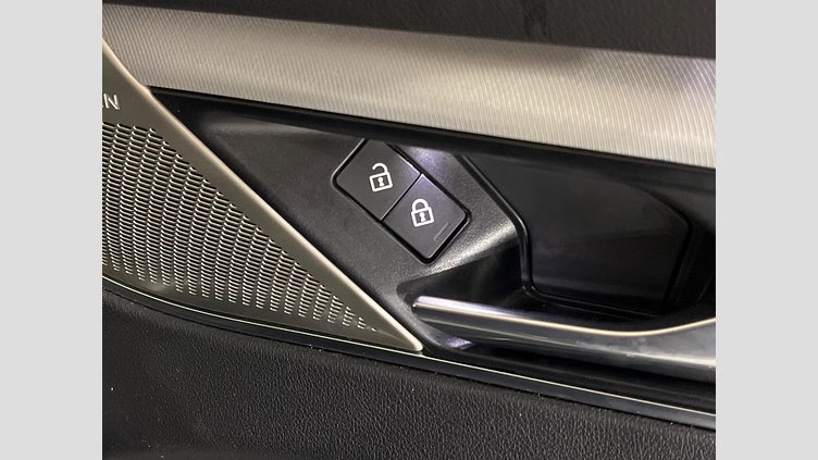 2021 認定中古車 Jaguar F-Pace アイガーグレイ D200 AWD（オートマチック）MHEV R-DYNAMIC SE
