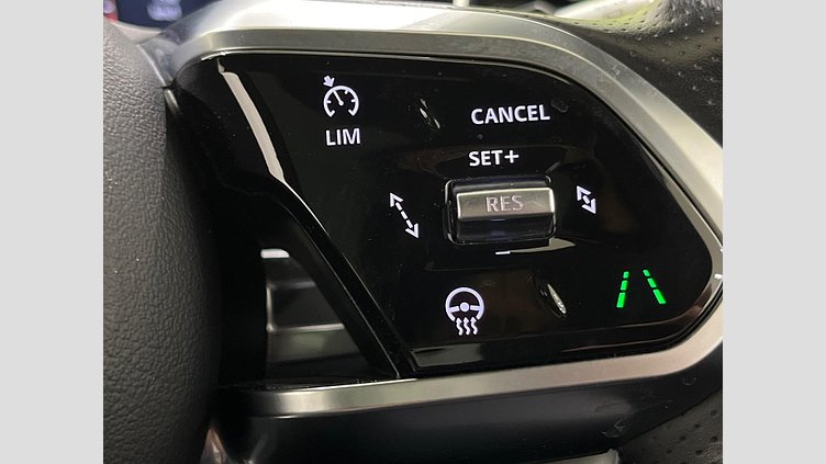 2021 認定中古車 Jaguar F-Pace アイガーグレイ D200 AWD（オートマチック）MHEV R-DYNAMIC SE