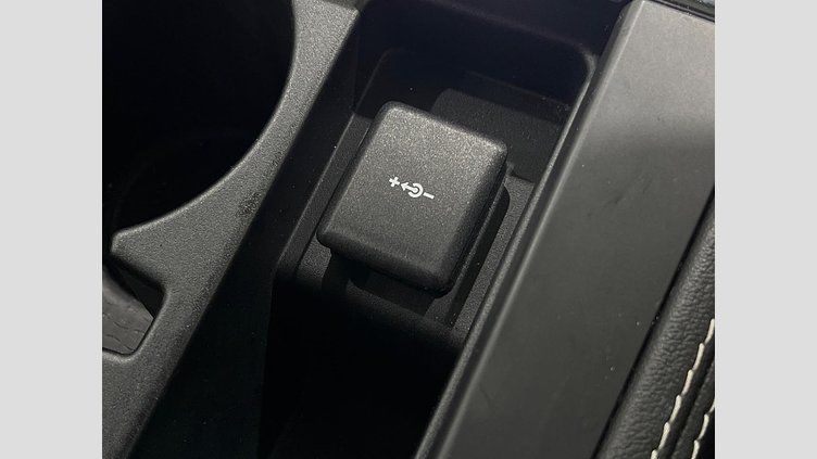 2021 認定中古車 Jaguar F-Pace アイガーグレイ D200 AWD（オートマチック）MHEV R-DYNAMIC SE
