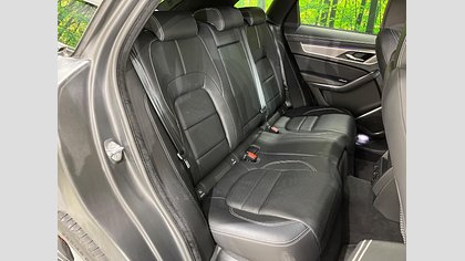 F-Pace 15