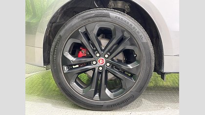 F-Pace 9