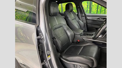 F-Pace 16