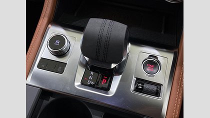 F-Pace 66