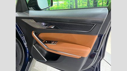 F-Pace 30