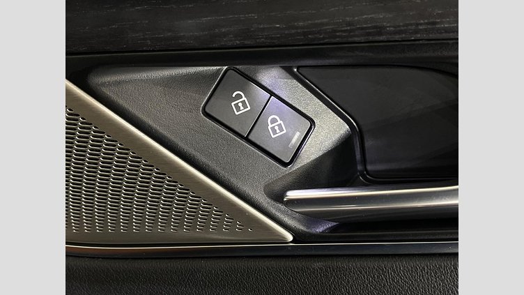 2021 認定中古車 Jaguar F-Pace ポルトフィーノブルー P250 AWD（オートマチック） R-DYNAMIC HSE