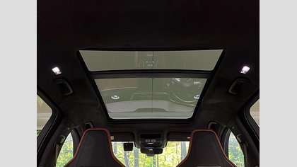 F-Pace 28