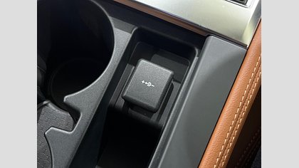 F-Pace 61