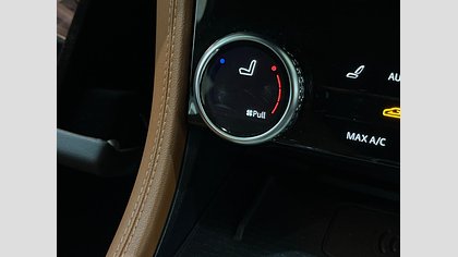 F-Pace 21