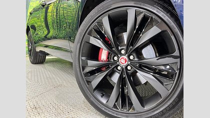 F-Pace 9