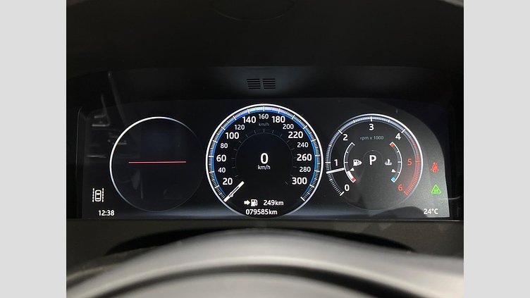 2015 認定中古車 Jaguar XF Yulong White 2L　ディーゼル　ターボ プレステージ