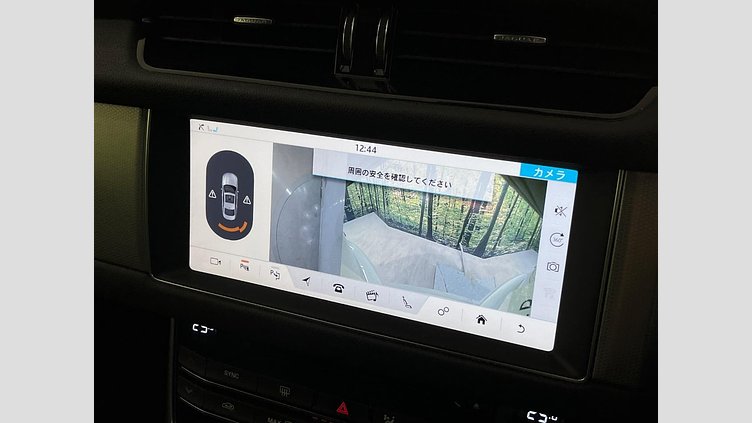 2015 認定中古車 Jaguar XF Yulong White 2L　ディーゼル　ターボ プレステージ