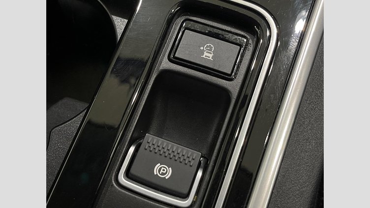2015 認定中古車 Jaguar XF Yulong White 2L　ディーゼル　ターボ プレステージ
