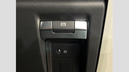 Defender 110 52