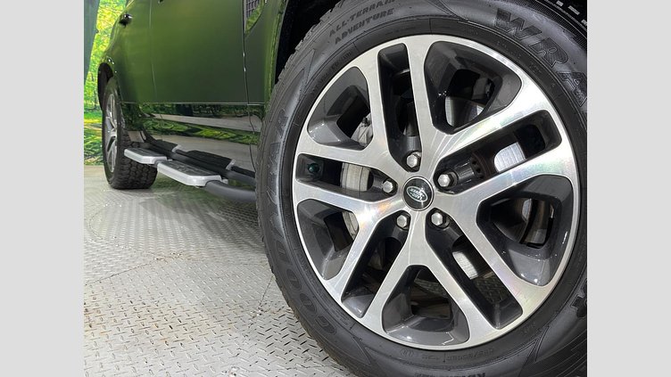 2023 認定中古車 Land Rover Defender 110 アイガーグレイ D300 AWD（AT） X-DYNAMIC SE