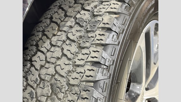 2023 認定中古車 Land Rover Defender 110 アイガーグレイ D300 AWD（AT） X-DYNAMIC SE