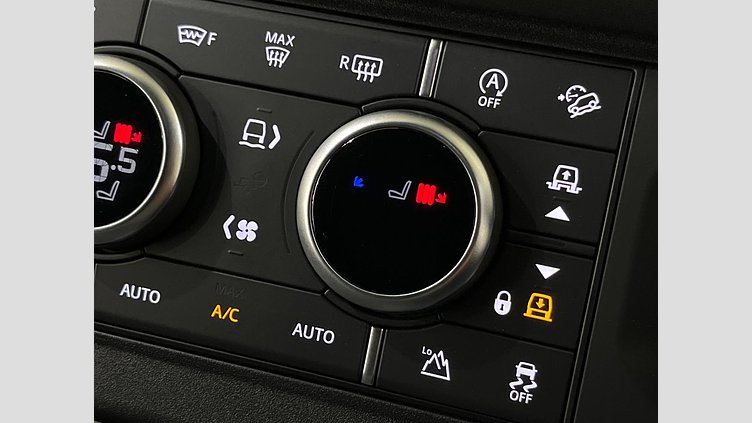 2023 認定中古車 Land Rover Defender 110 アイガーグレイ D300 AWD（AT） X-DYNAMIC SE