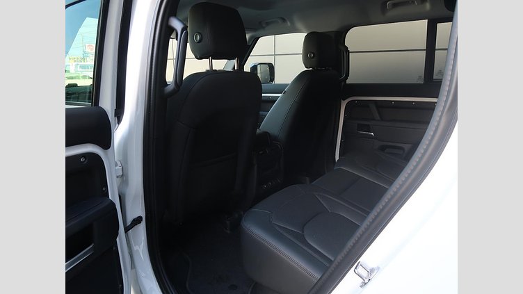 2025 認定中古車 Land Rover Defender 110 フジホワイト D350 ディーゼルマイルドハイブリッド S