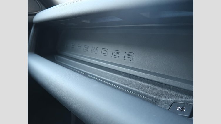 2025 認定中古車 Land Rover Defender 110 フジホワイト D350 ディーゼルマイルドハイブリッド S