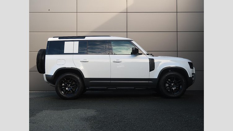2025 認定中古車 Land Rover Defender 110 フジホワイト D350 ディーゼルマイルドハイブリッド S