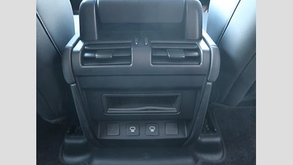 Defender 110 13