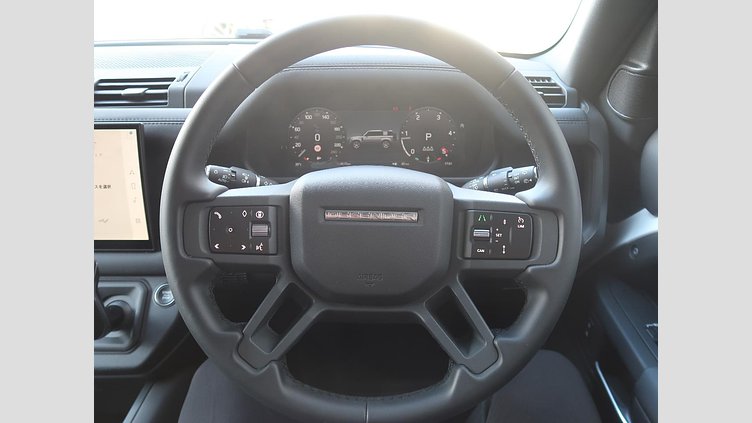 2025 認定中古車 Land Rover Defender 110 フジホワイト D350 ディーゼルマイルドハイブリッド S
