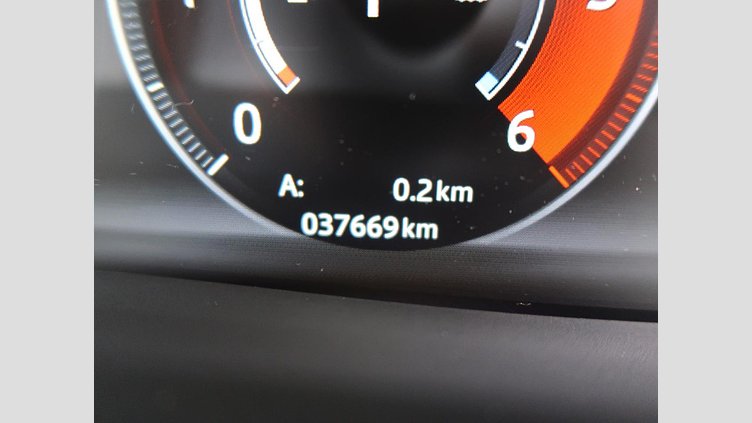 2017 認定中古車 Jaguar XE Narvik Black ディーゼル PRESTIGE