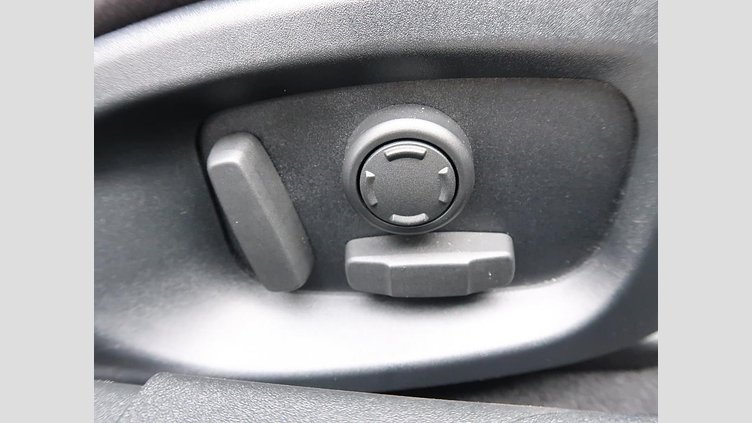 2017 認定中古車 Jaguar XE Narvik Black ディーゼル PRESTIGE