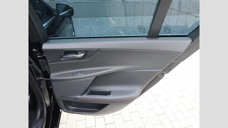 2017 認定中古車 Jaguar XE Narvik Black ディーゼル PRESTIGE