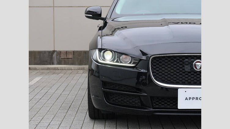 2017 認定中古車 Jaguar XE Narvik Black ディーゼル PRESTIGE