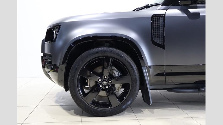 2025 認定中古車 Land Rover Defender 130 カルパチアングレイ D350 ディーゼルマイルドハイブリッド X-Dynamic SE