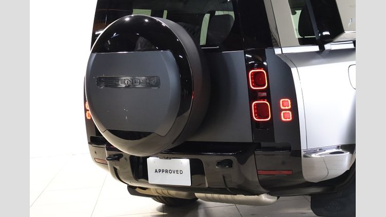 2025 認定中古車 Land Rover Defender 130 カルパチアングレイ D350 ディーゼルマイルドハイブリッド X-Dynamic SE