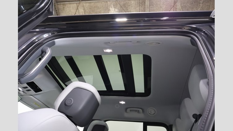 2025 認定中古車 Land Rover Defender 130 カルパチアングレイ D350 ディーゼルマイルドハイブリッド X-Dynamic SE
