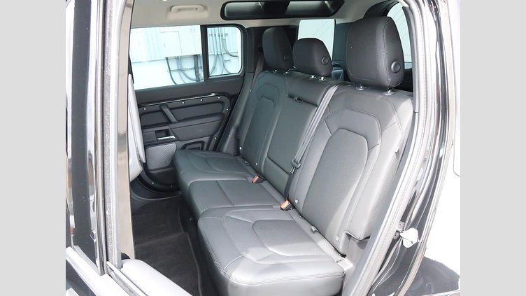 2023 認定中古車 Land Rover Defender 110 Santorini Black 3.0 litre i6D​ S