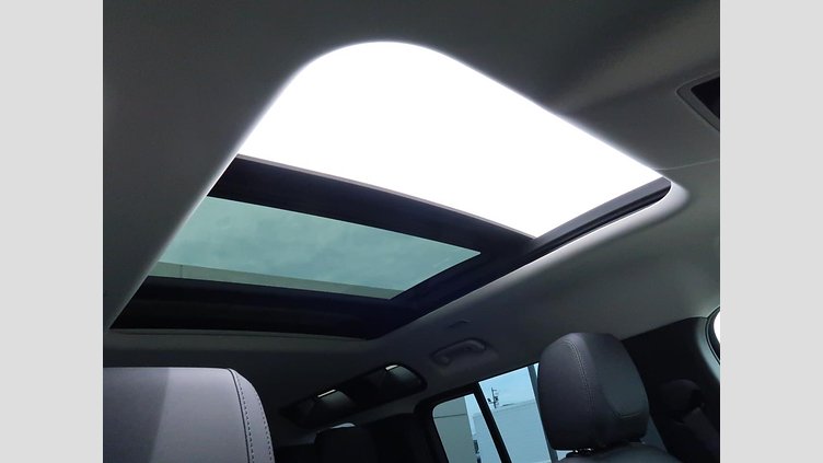 2023 認定中古車 Land Rover Defender 110 Santorini Black 3.0 litre i6D​ S