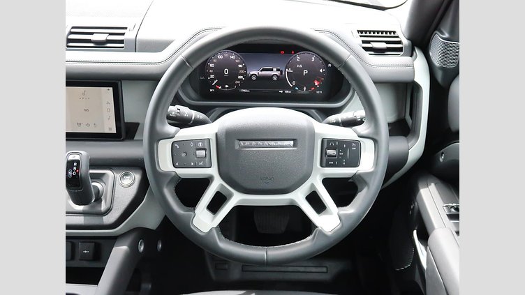 2023 認定中古車 Land Rover Defender 110 Santorini Black 3.0 litre i6D​ S