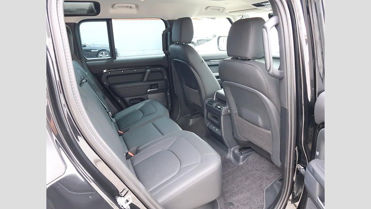 2023 認定中古車 Land Rover Defender 110 Santorini Black 3.0 litre i6D​ S