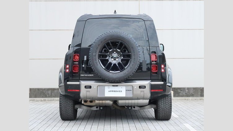 2023 認定中古車 Land Rover Defender 110 Santorini Black 3.0 litre i6D​ S