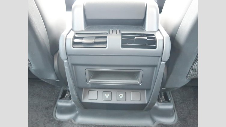 2023 認定中古車 Land Rover Defender 110 Santorini Black 3.0 litre i6D​ S