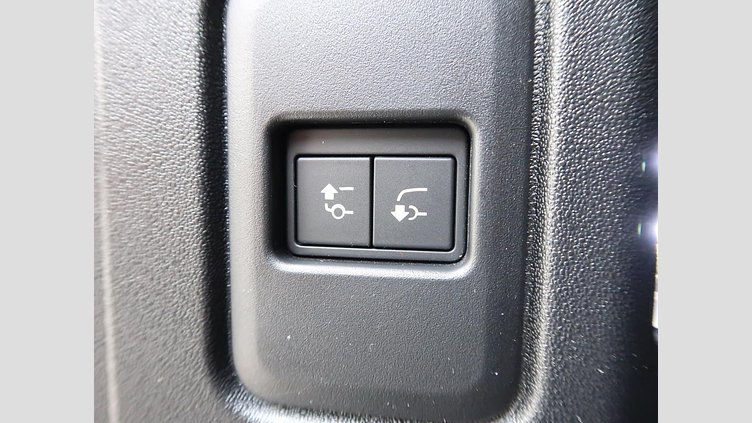 2023 認定中古車 Land Rover Defender 110 Santorini Black 3.0 litre i6D​ S