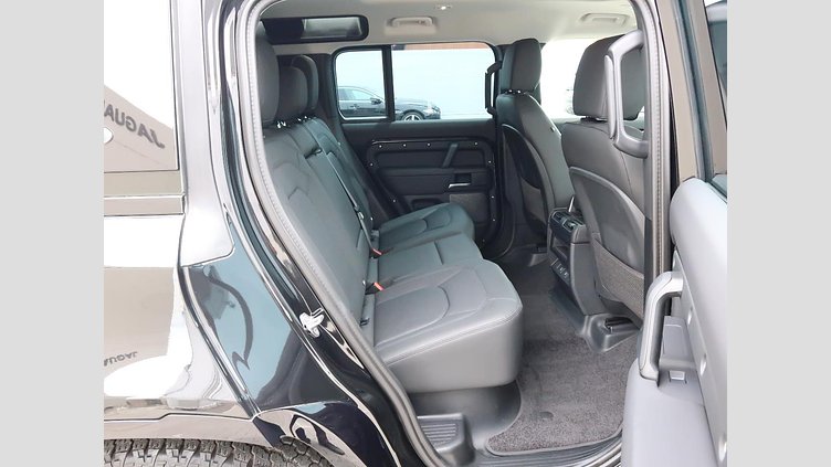 2023 認定中古車 Land Rover Defender 110 Santorini Black 3.0 litre i6D​ S