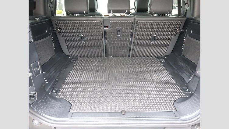 2023 認定中古車 Land Rover Defender 110 サントリーニブラック D300 AWD（AT） X-DYNAMIC HSE