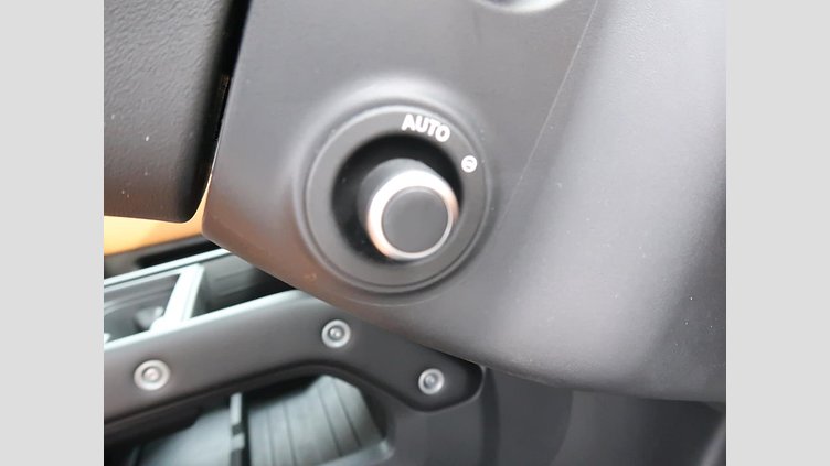 2023 認定中古車 Land Rover Defender 110 サントリーニブラック D300 AWD（AT） X-DYNAMIC HSE