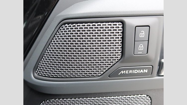 2023 認定中古車 Land Rover Defender 110 サントリーニブラック D300 AWD（AT） X-DYNAMIC HSE