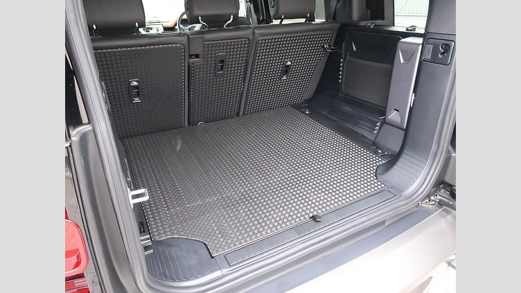 2023 認定中古車 Land Rover Defender 110 サントリーニブラック D300 AWD（AT） X-DYNAMIC HSE