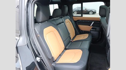 Defender 110 47