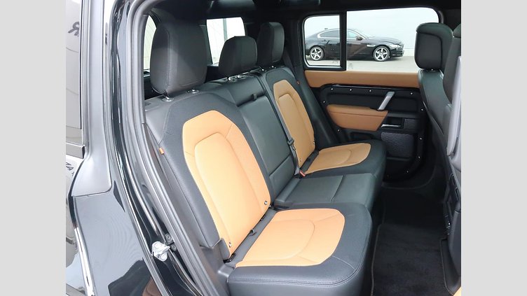2023 認定中古車 Land Rover Defender 110 サントリーニブラック D300 AWD（AT） X-DYNAMIC HSE